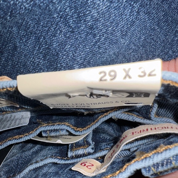 Levi's 728 High-Rise Wide Leg (Sweet Success) Women's Jeans 29x32 - Picture 7 of 8